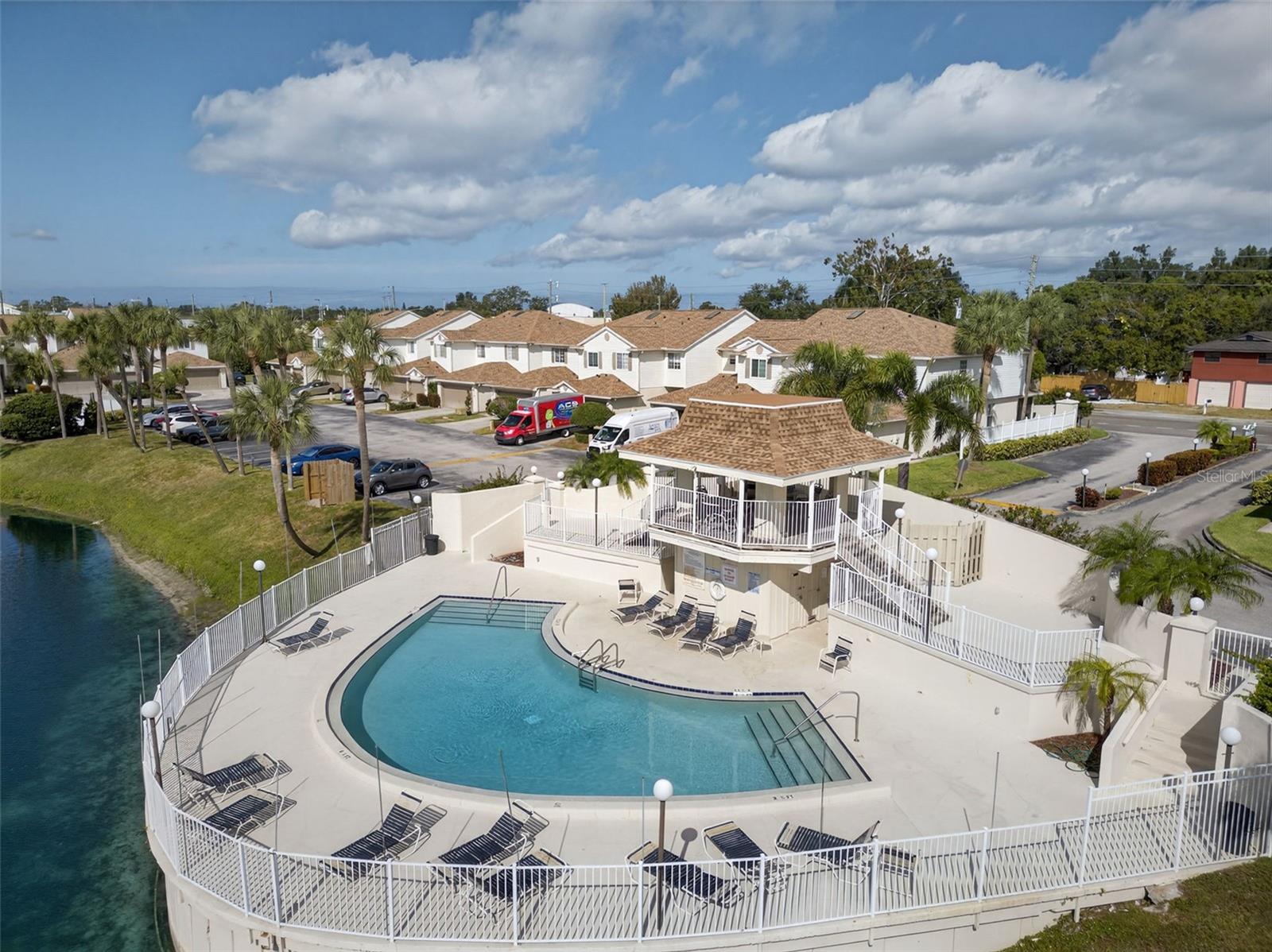 WILLOW LAKE - Residential