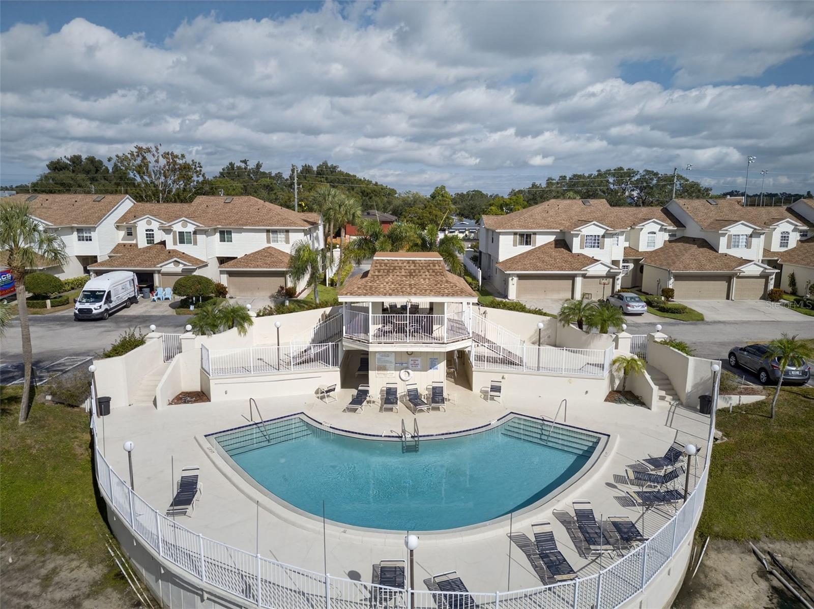 WILLOW LAKE - Residential