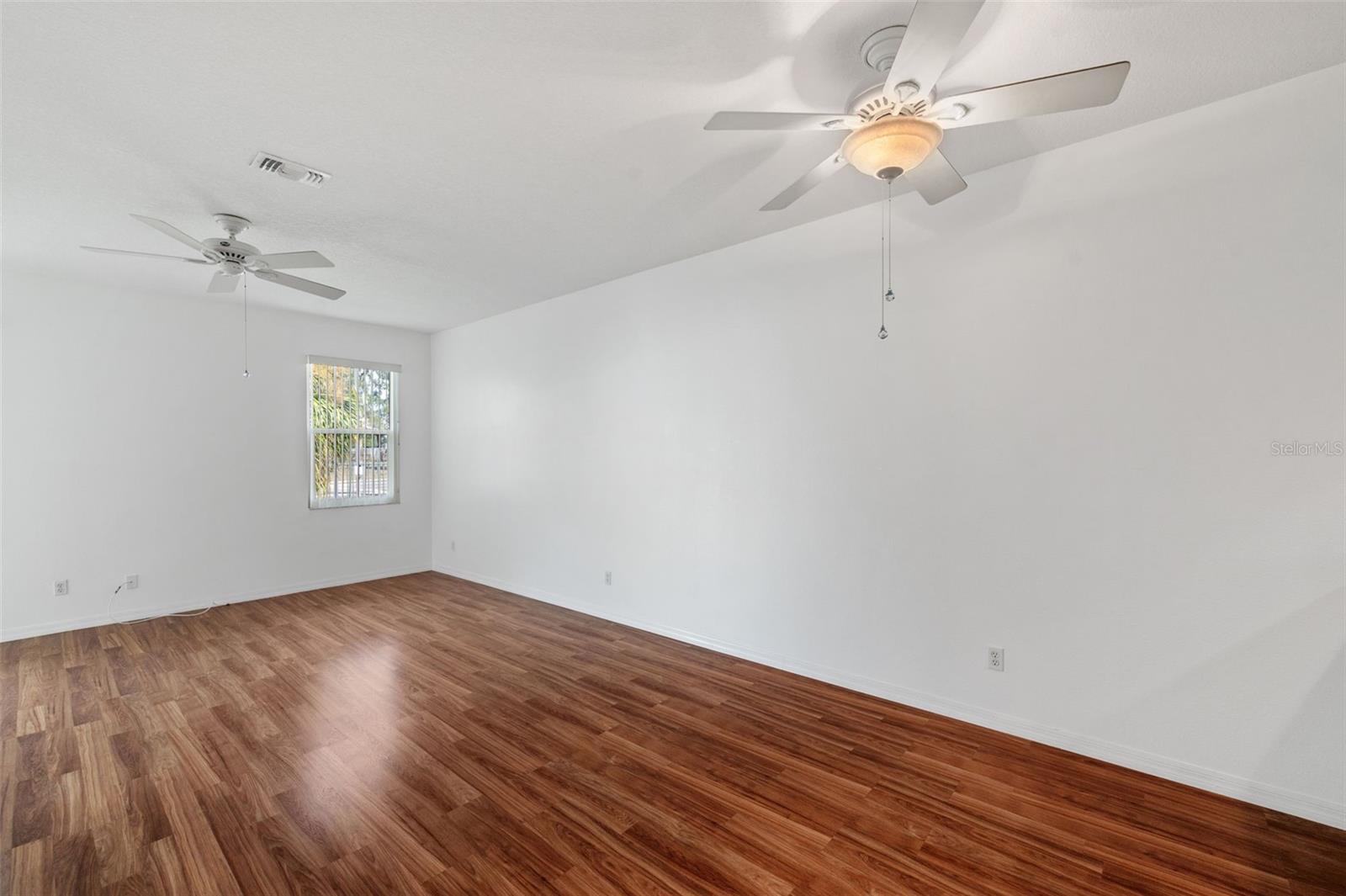 WILLOW LAKE - Residential