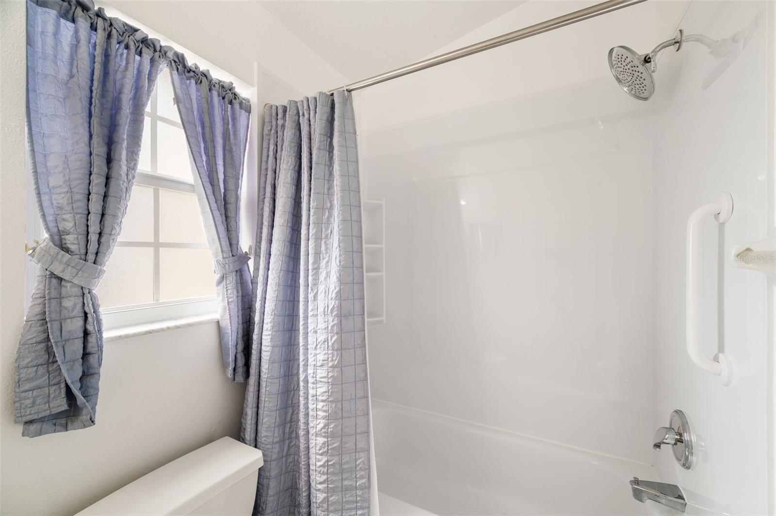 WILLOW LAKE - Residential