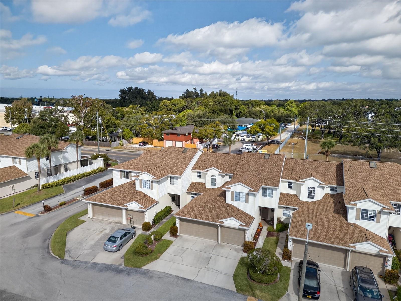 WILLOW LAKE - Residential