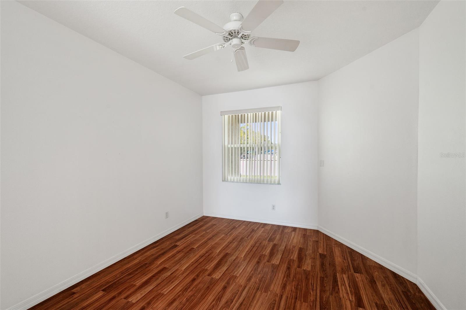 WILLOW LAKE - Residential