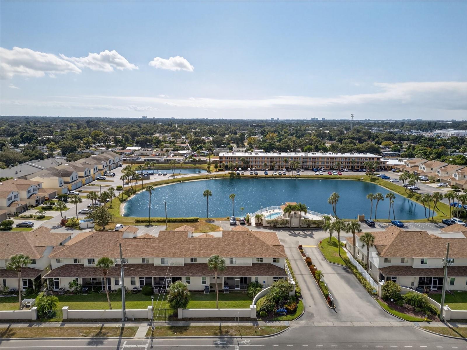 WILLOW LAKE - Residential