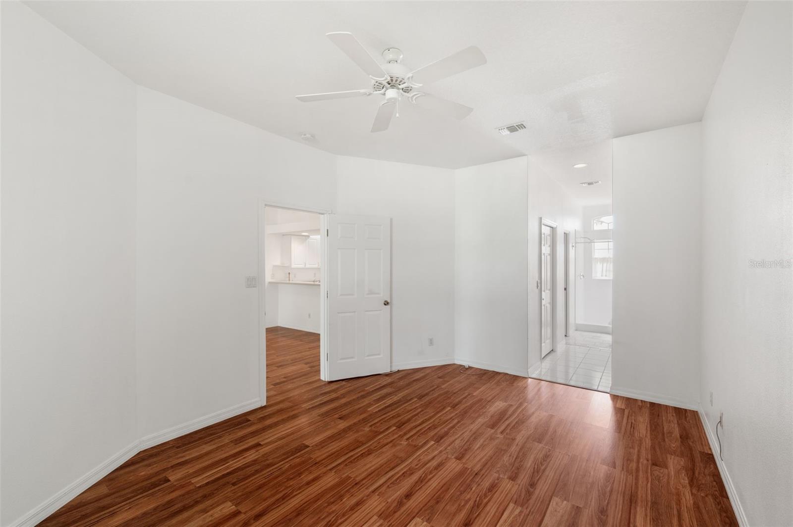 WILLOW LAKE - Residential