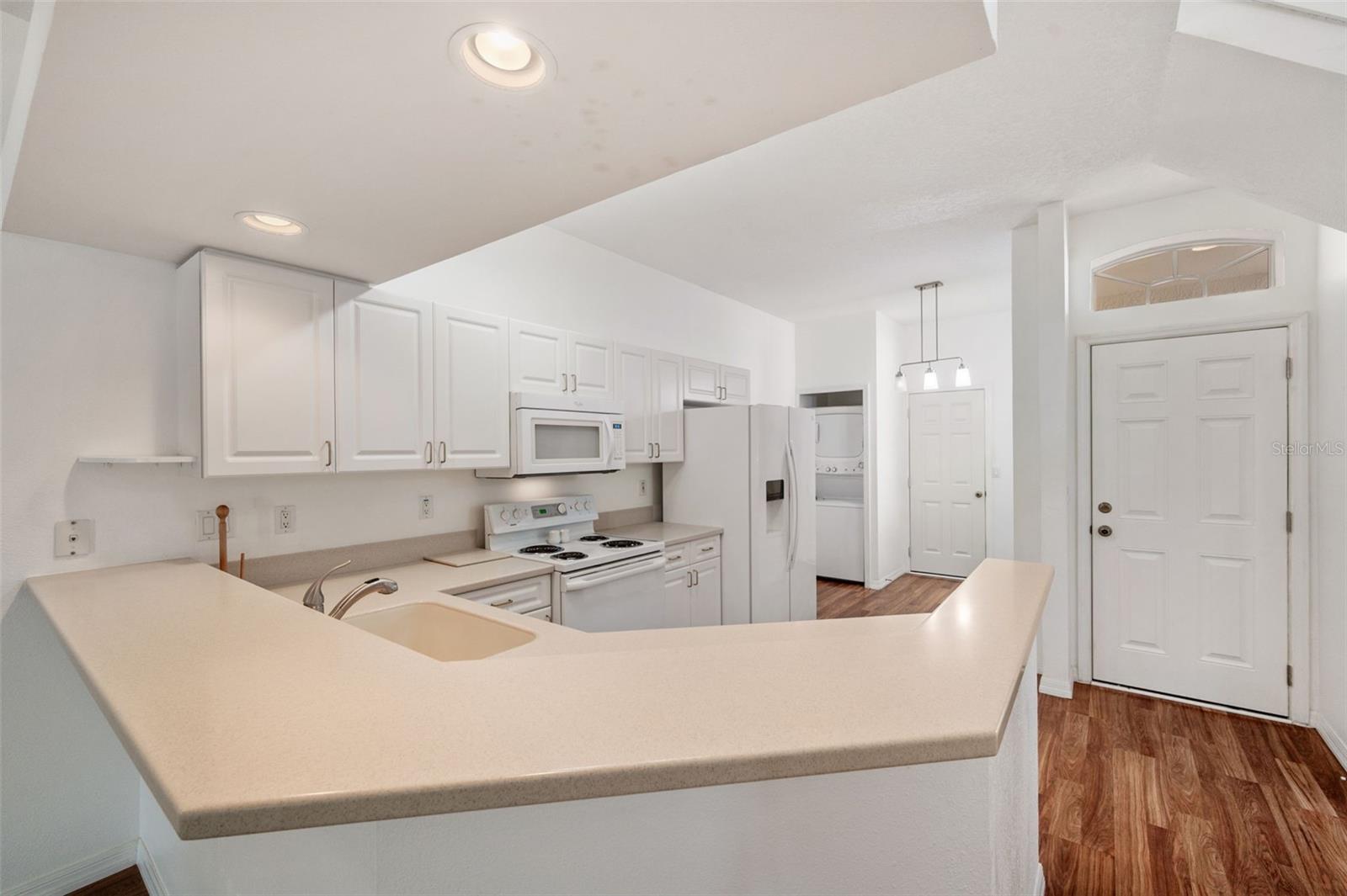 WILLOW LAKE - Residential