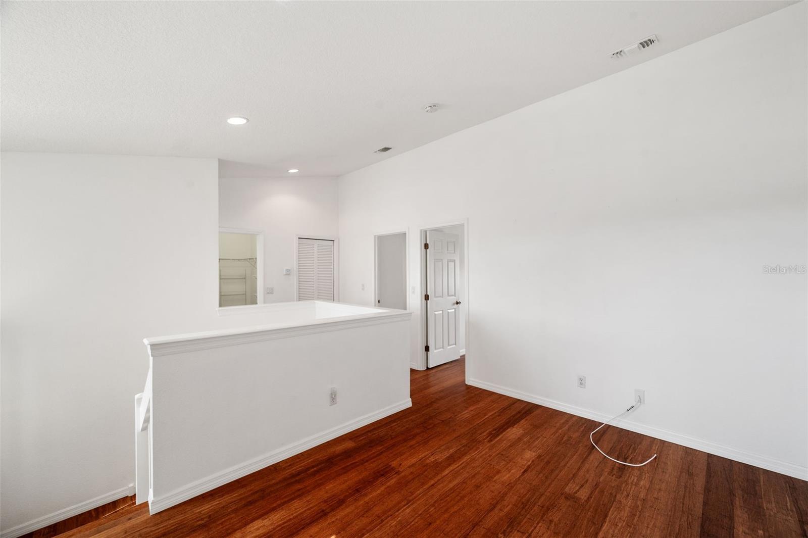 WILLOW LAKE - Residential