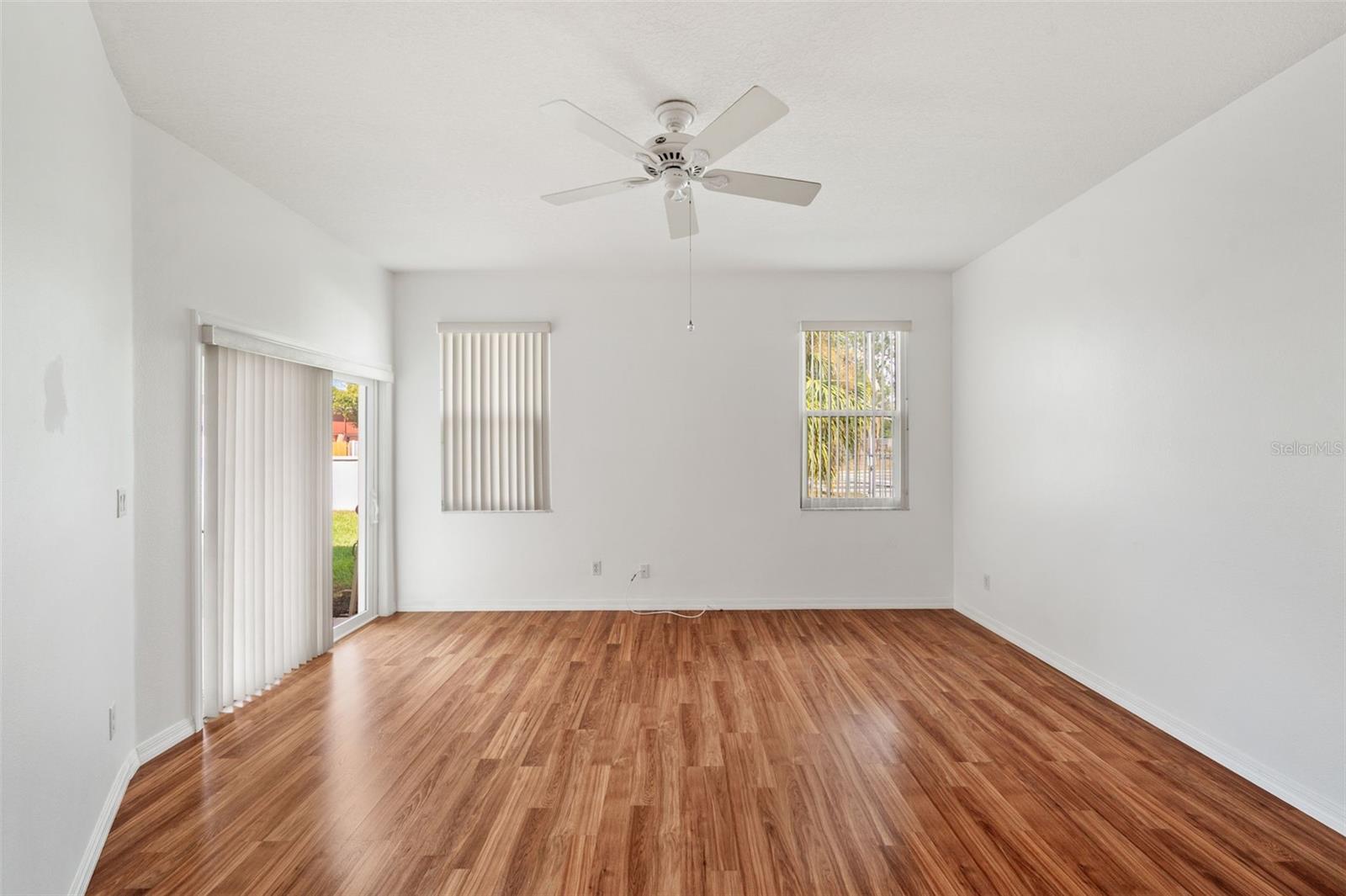 WILLOW LAKE - Residential