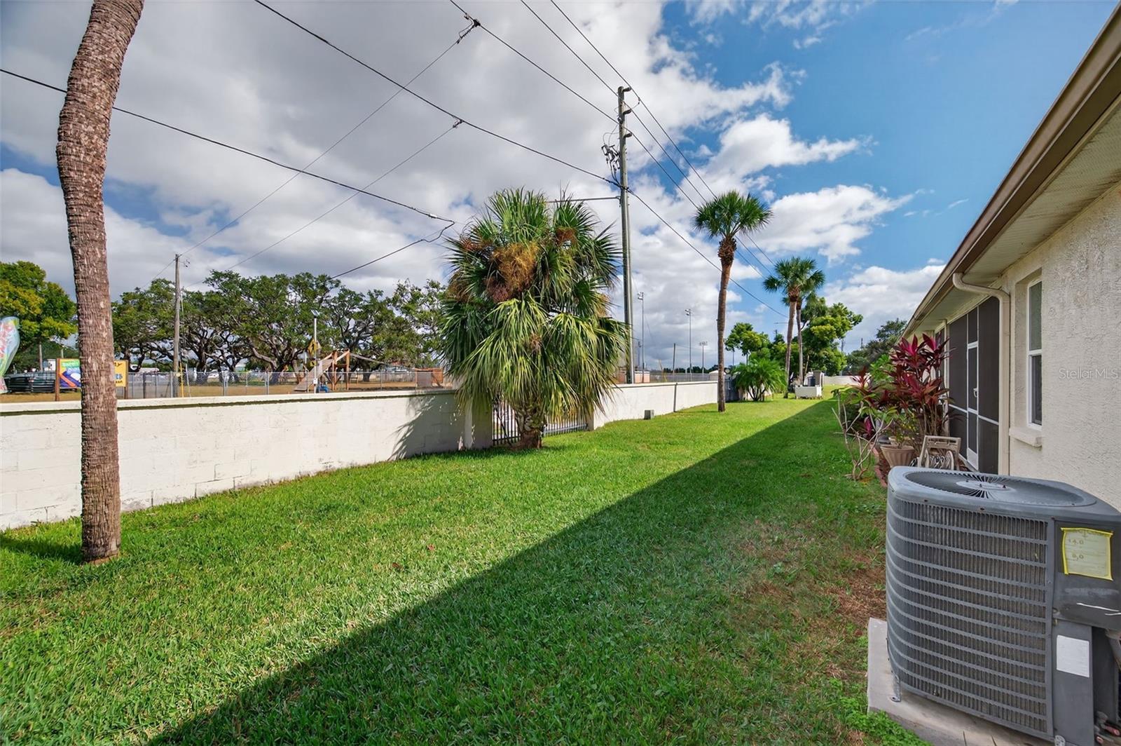 WILLOW LAKE - Residential