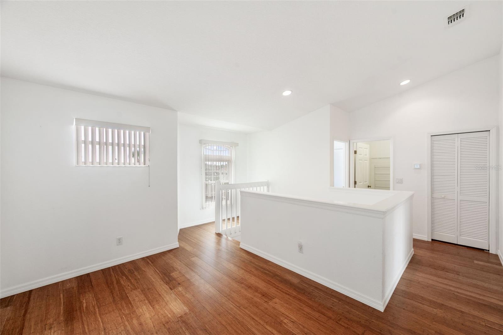 WILLOW LAKE - Residential