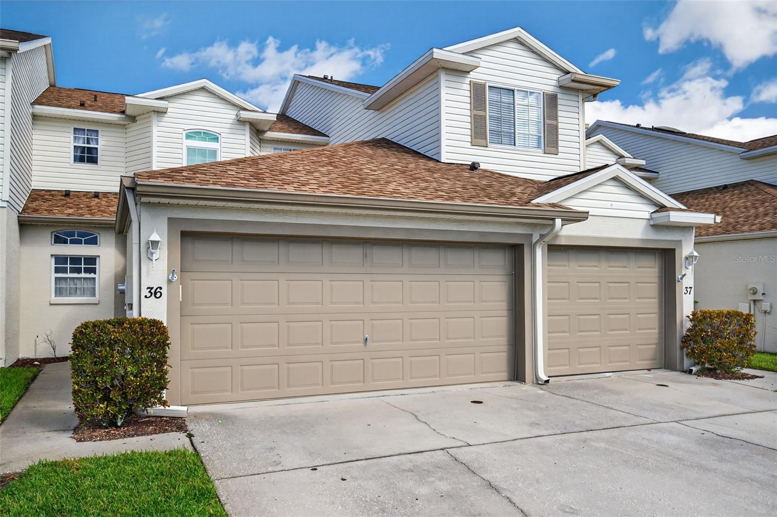 WILLOW LAKE - Residential