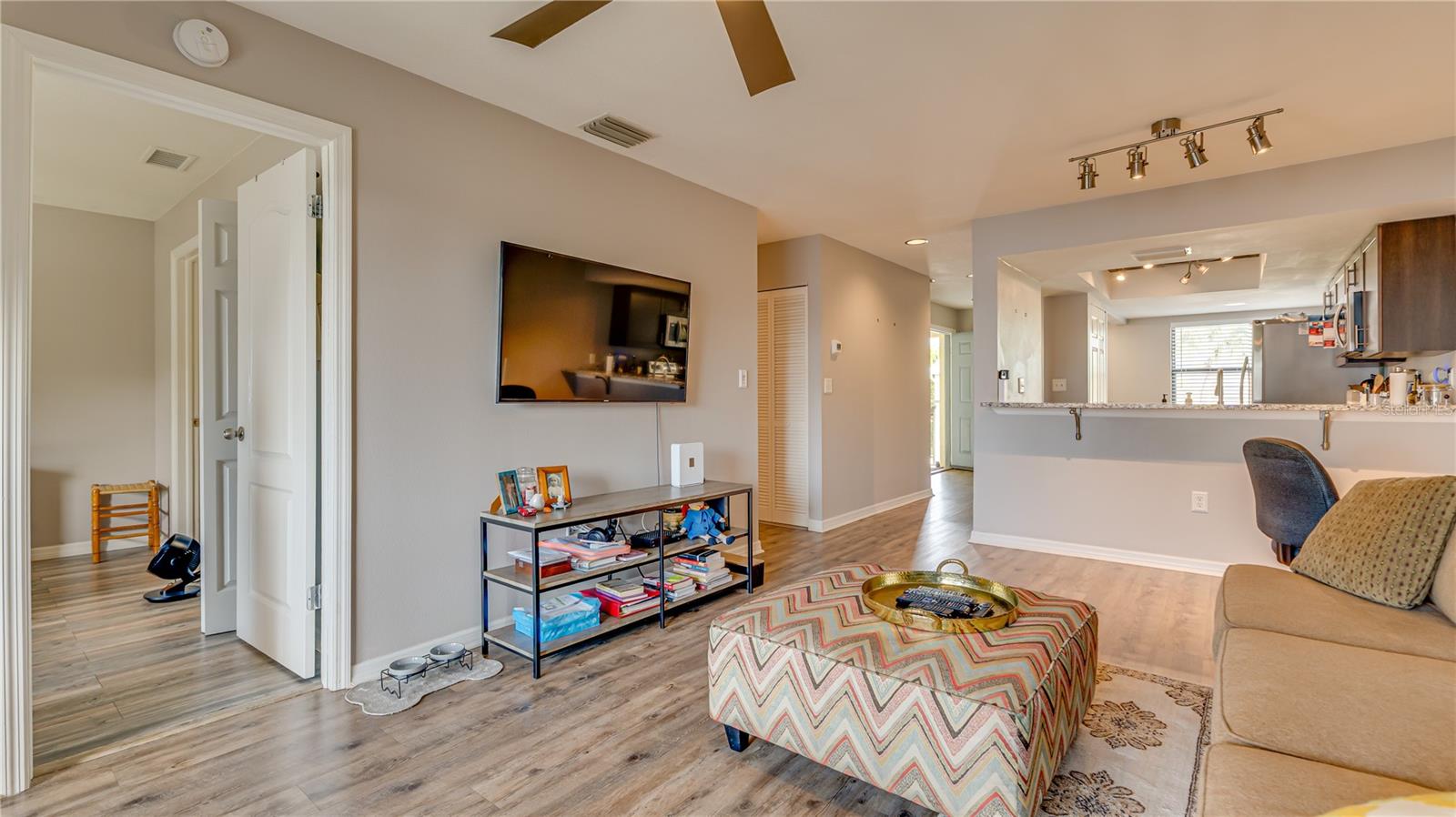 WILLOWS THE CONDO - Residential