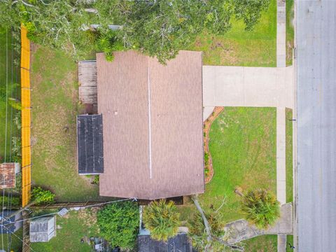 A home in SOUTH DAYTONA