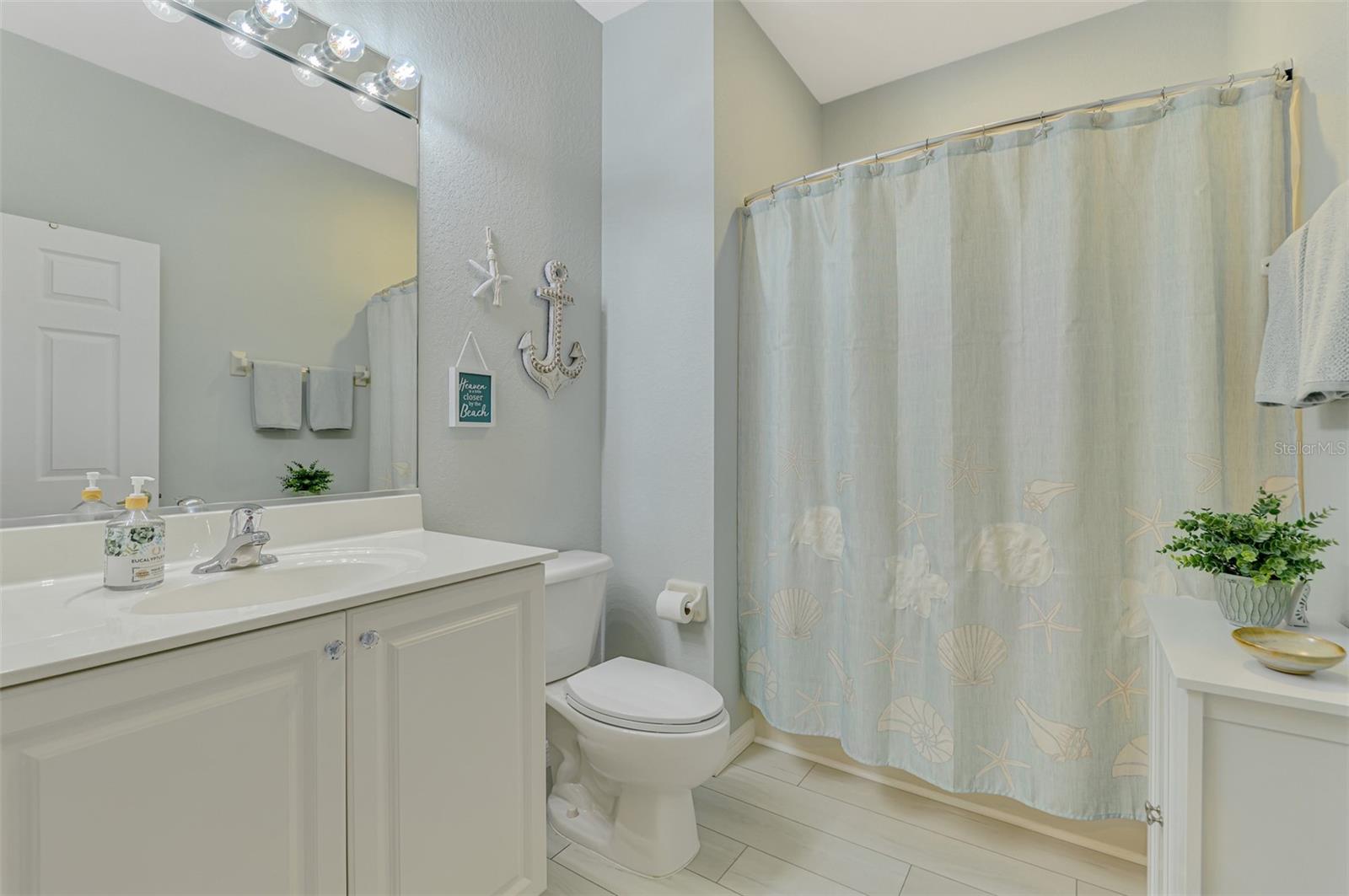 THE CARRIAGE HOMES OF LAKESIDE PLANTATION - Residential