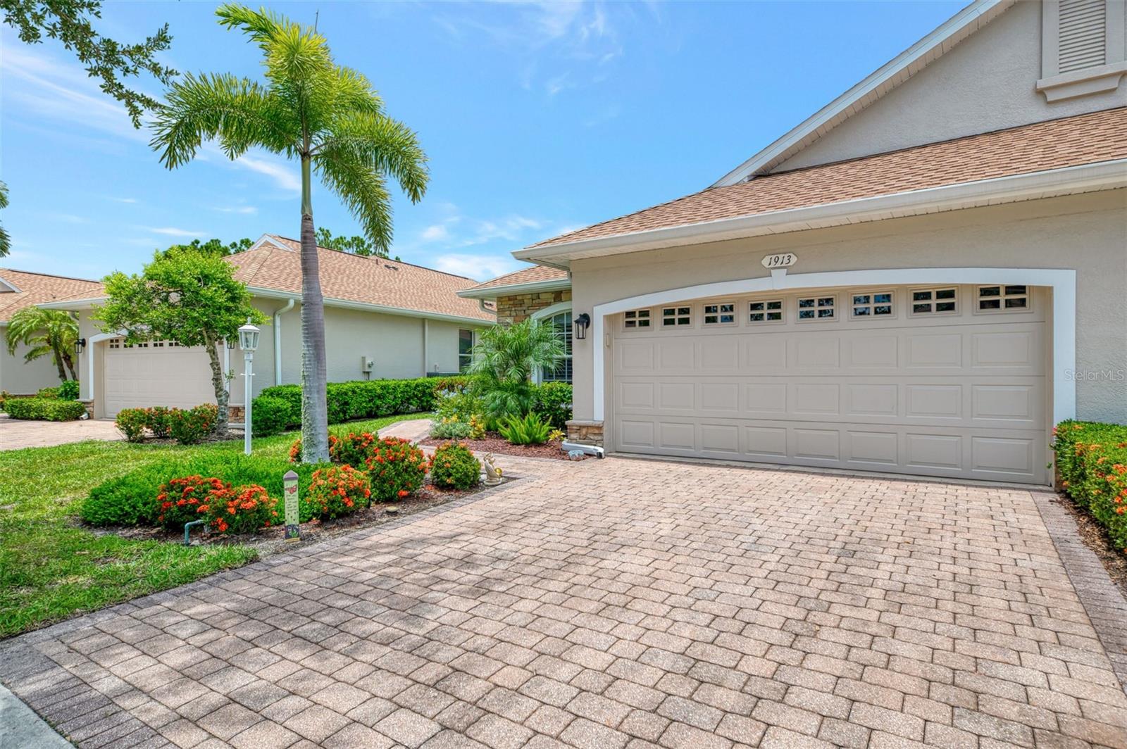 THE CARRIAGE HOMES OF LAKESIDE PLANTATION - Residential
