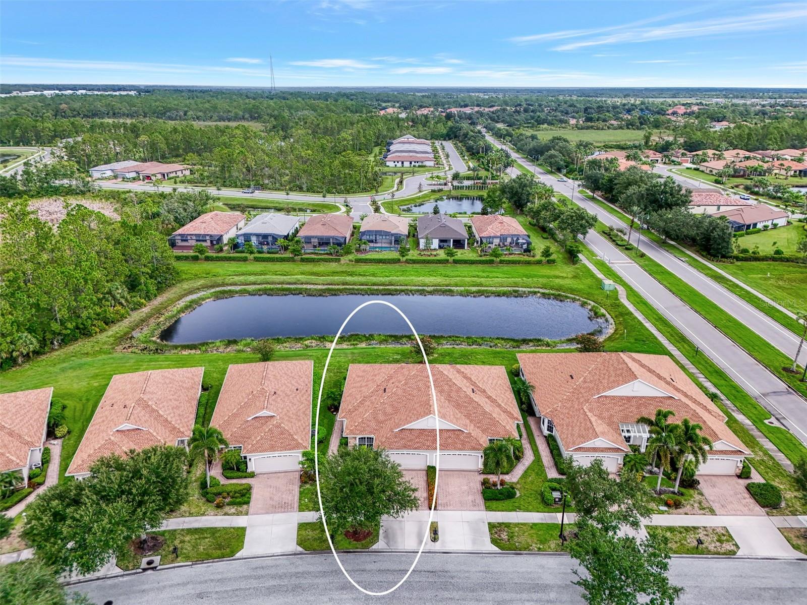 THE CARRIAGE HOMES OF LAKESIDE PLANTATION - Residential