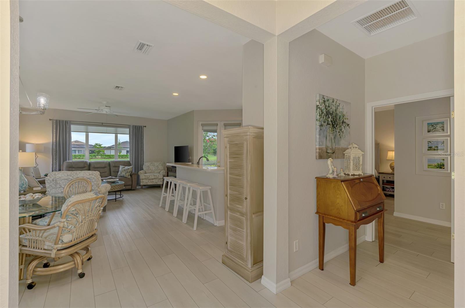THE CARRIAGE HOMES OF LAKESIDE PLANTATION - Residential