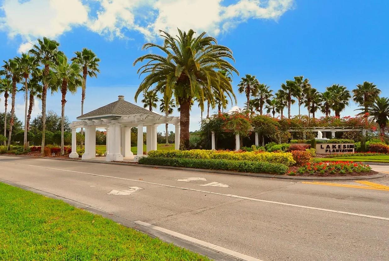 THE CARRIAGE HOMES OF LAKESIDE PLANTATION - Residential
