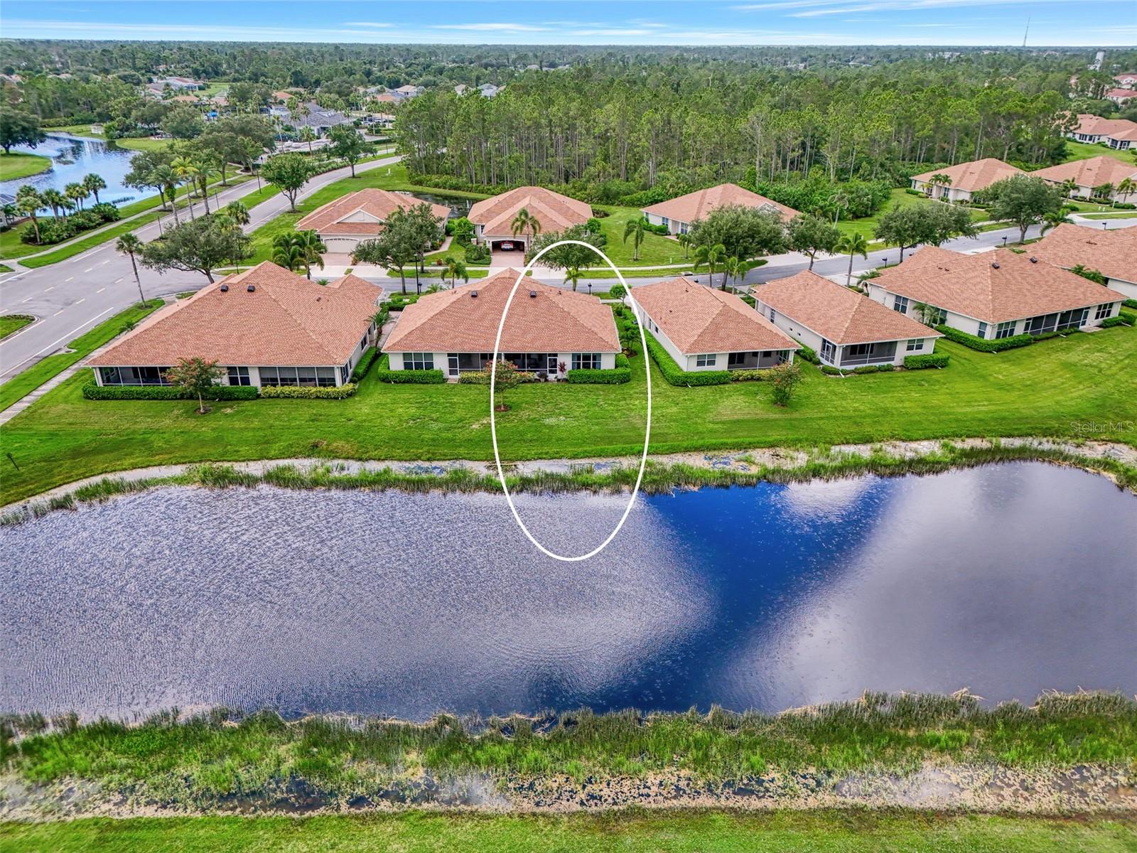 THE CARRIAGE HOMES OF LAKESIDE PLANTATION - Residential