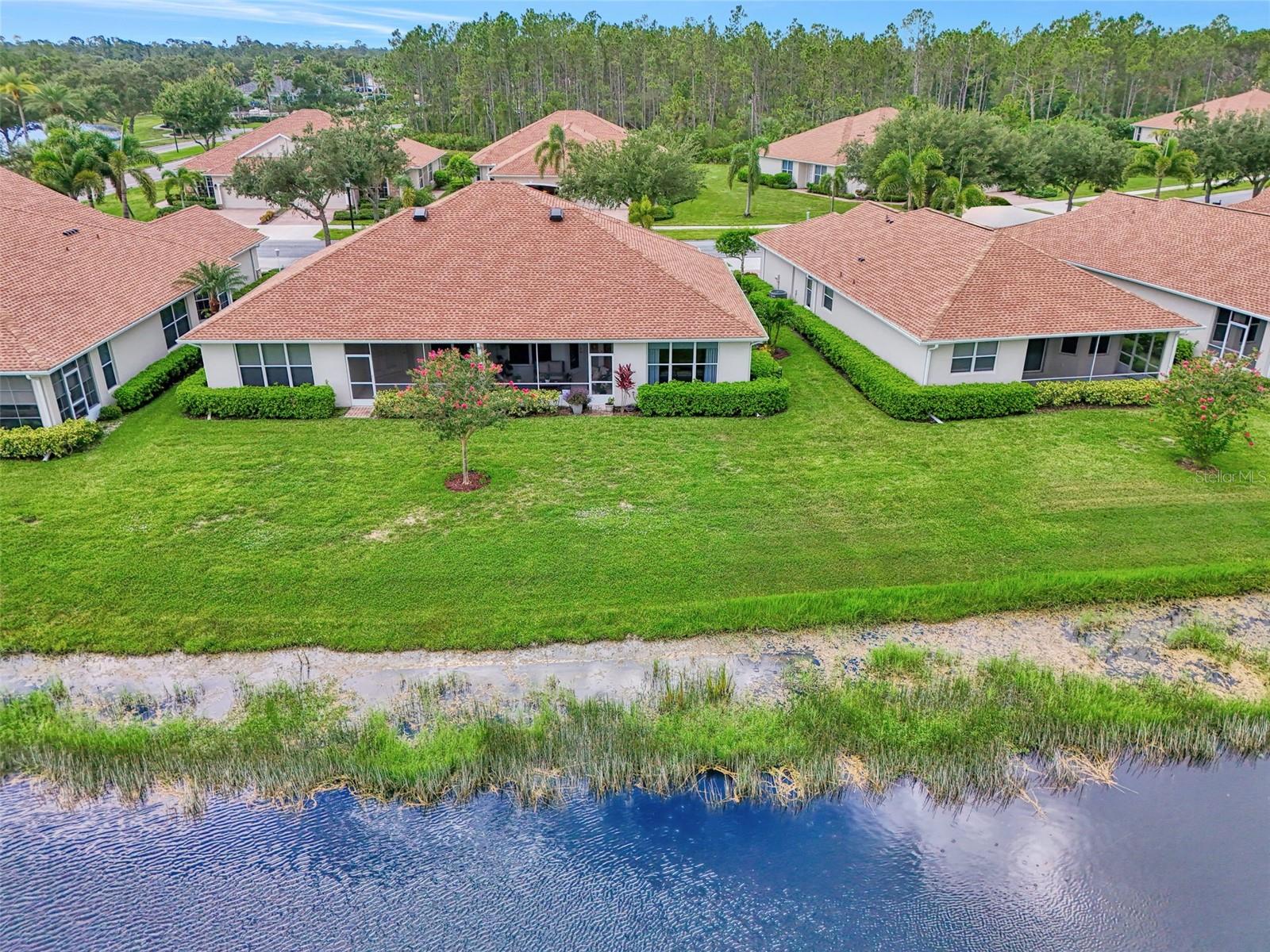 THE CARRIAGE HOMES OF LAKESIDE PLANTATION - Residential