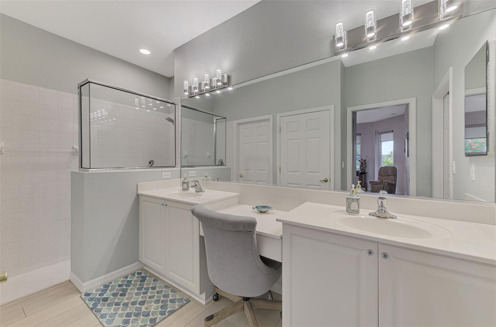 THE CARRIAGE HOMES OF LAKESIDE PLANTATION - Residential