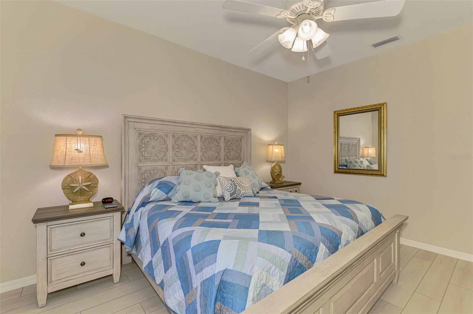 THE CARRIAGE HOMES OF LAKESIDE PLANTATION - Residential