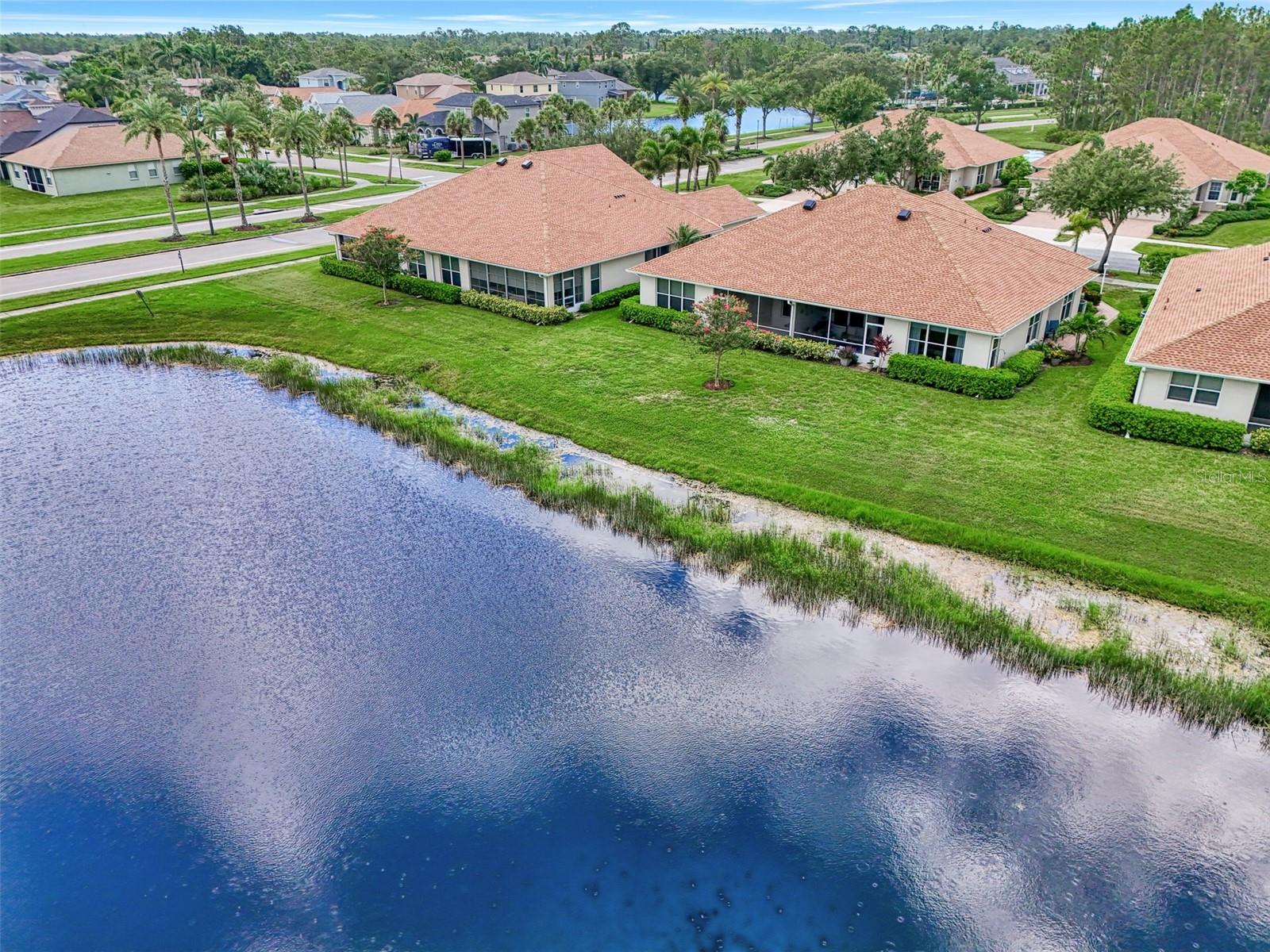 THE CARRIAGE HOMES OF LAKESIDE PLANTATION - Residential