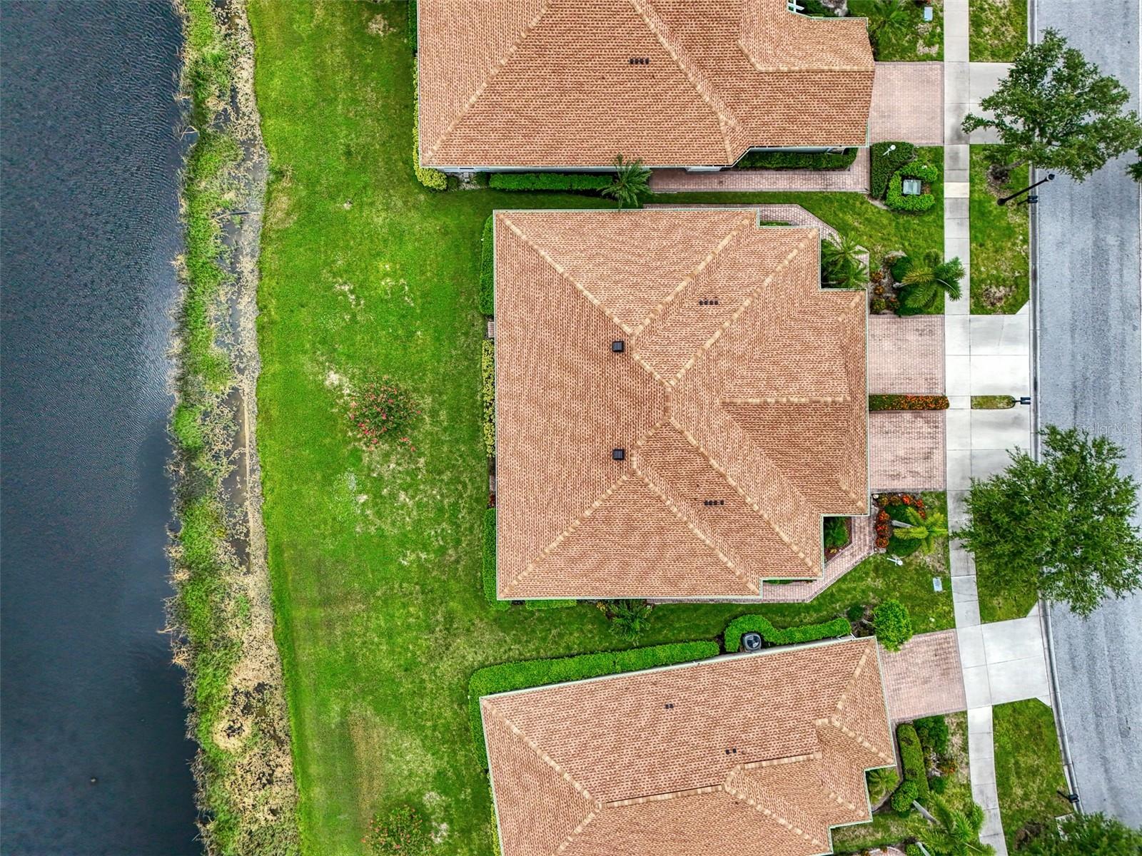 THE CARRIAGE HOMES OF LAKESIDE PLANTATION - Residential