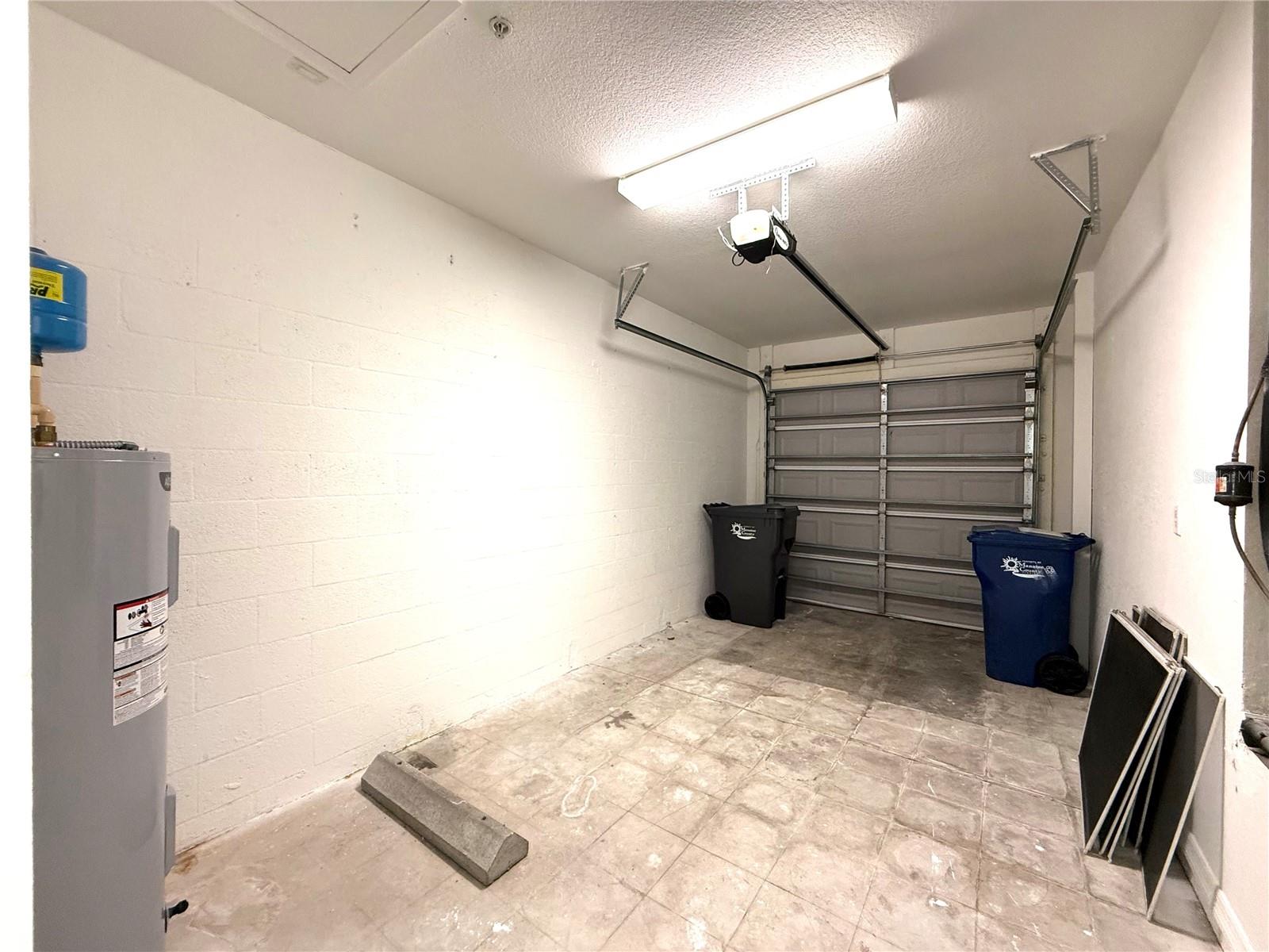 OAK TRAIL - Residential Lease