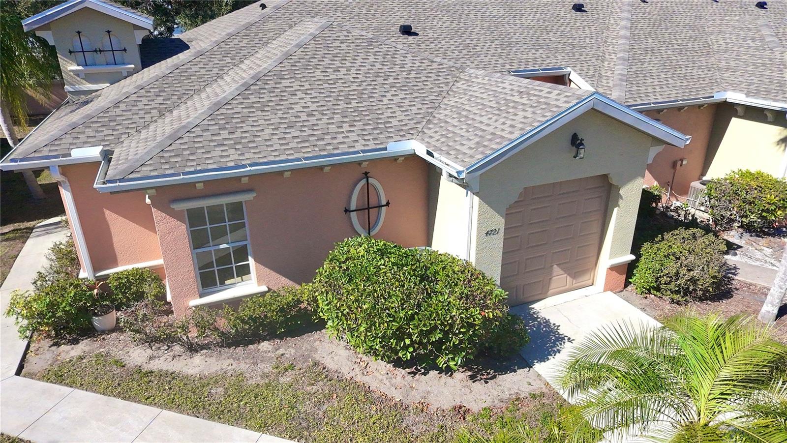 OAK TRAIL - Residential Lease