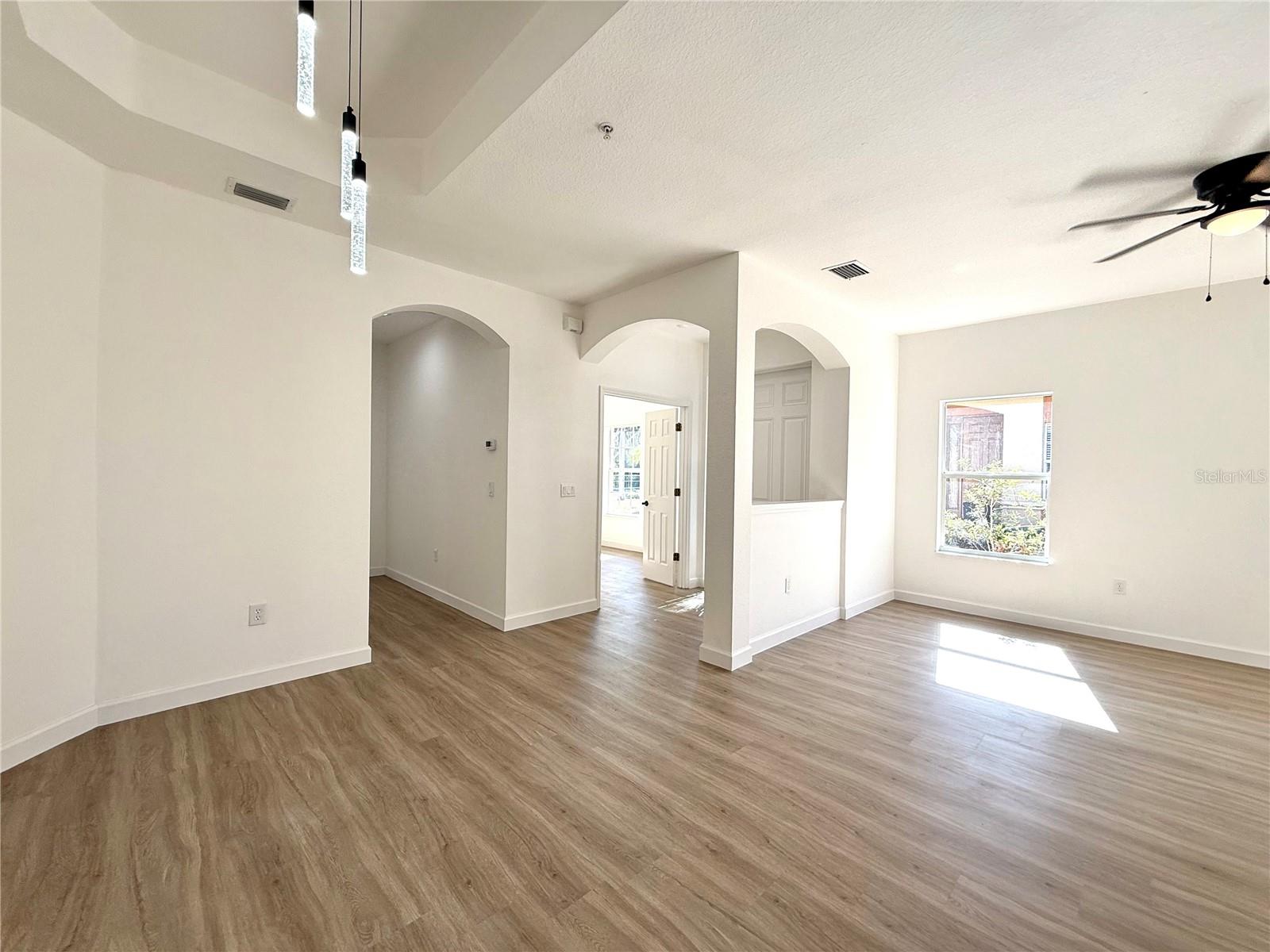 OAK TRAIL - Residential Lease