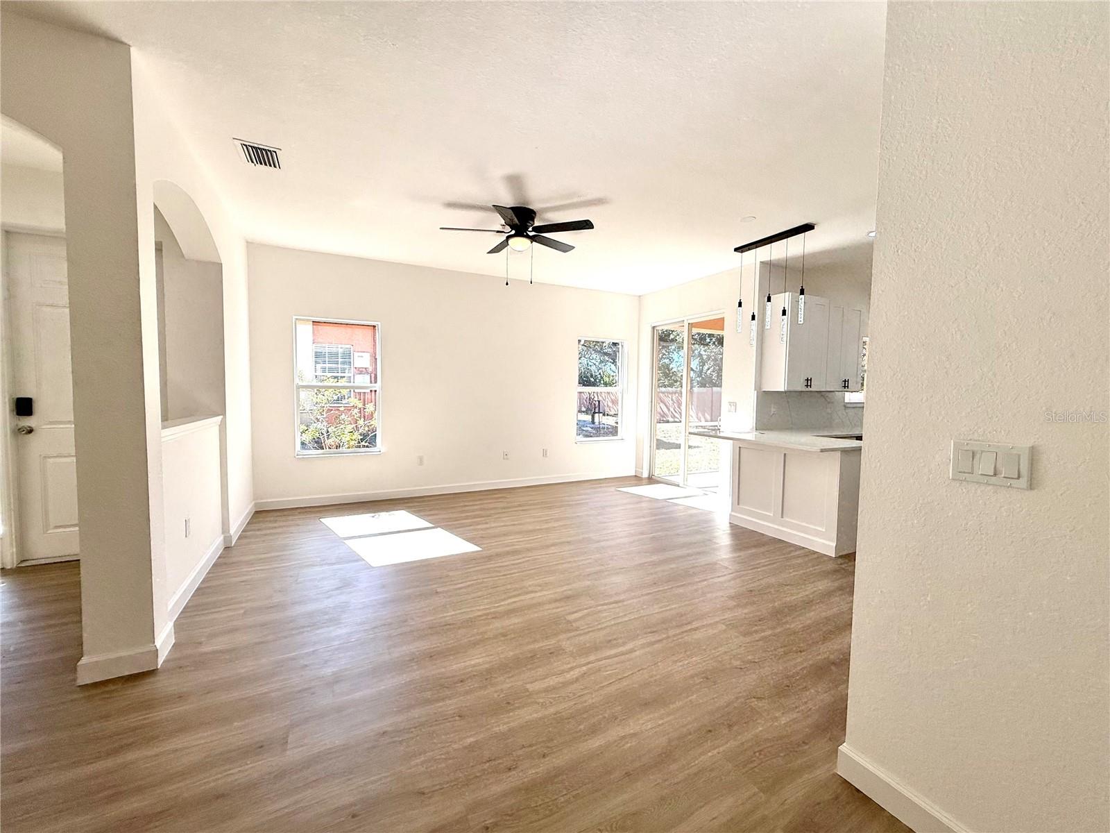 OAK TRAIL - Residential Lease