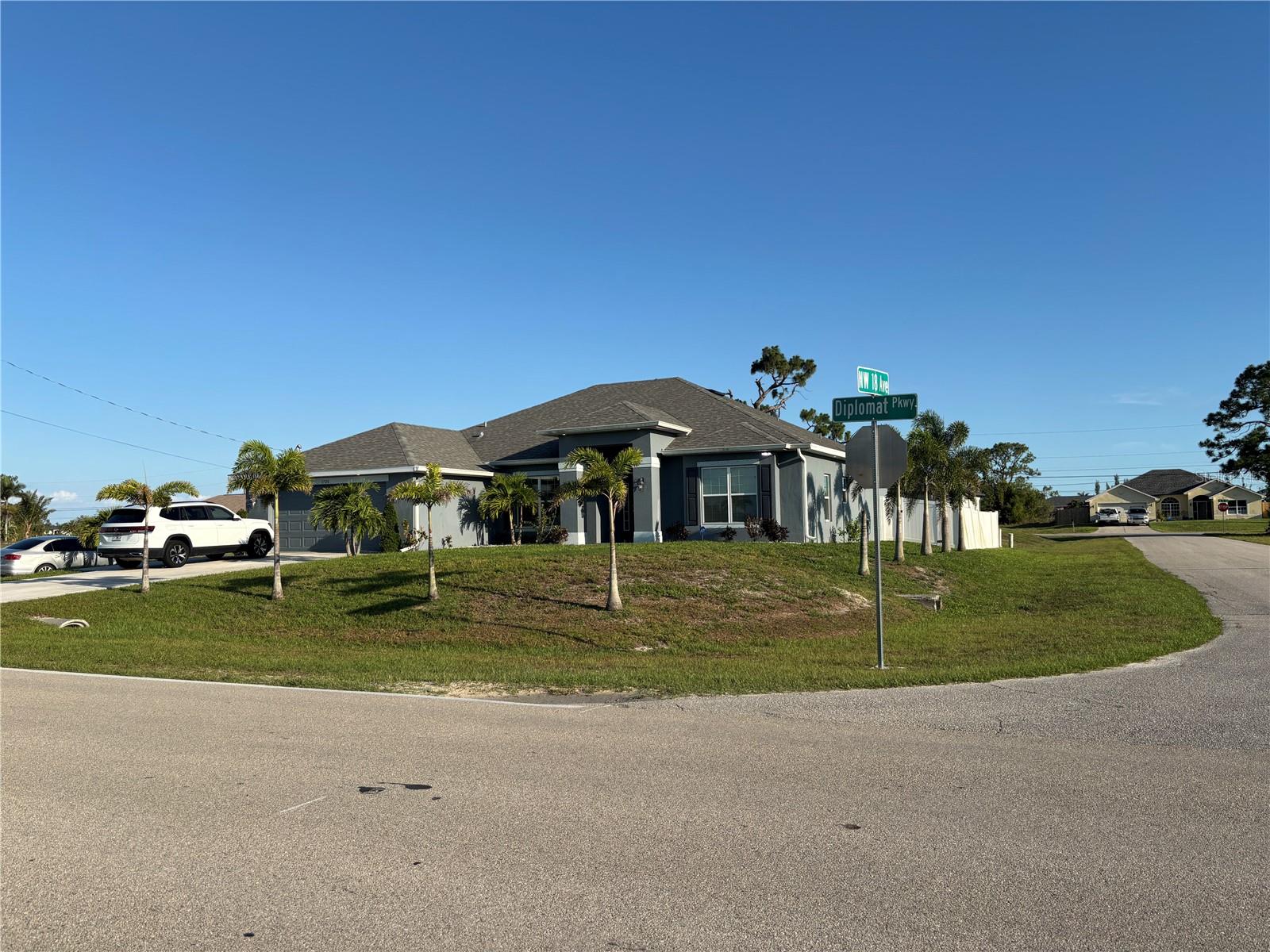 CAPE CORAL - Land