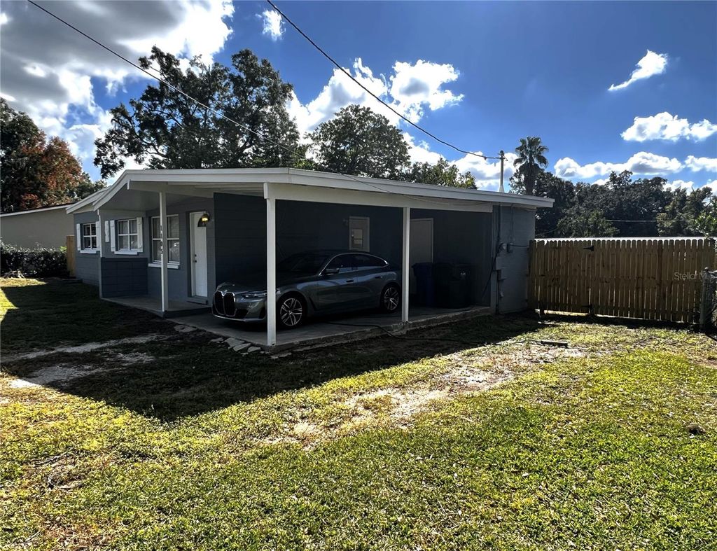 Photo of 1105 Briarwood Road, Brandon, FL 33511 (MLS # U8219370)