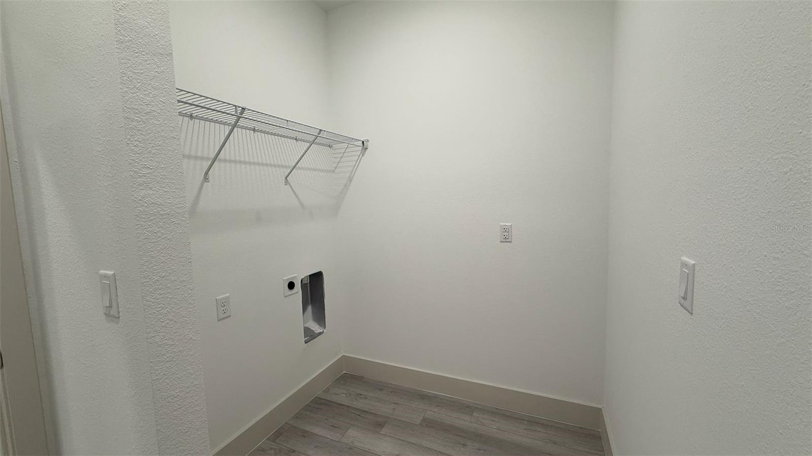 RAINBOW LAKES ESTATE - Residential