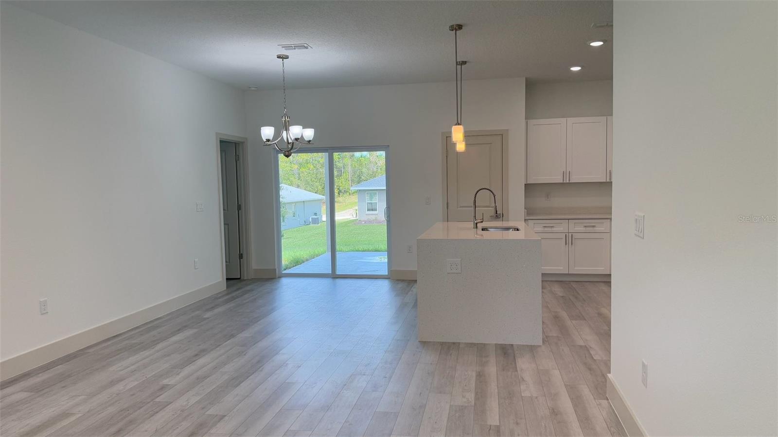 RAINBOW LAKES ESTATE - Residential