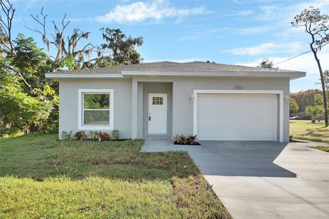 Photo of 1303 Thompson Street, Deland, FL 32720 (MLS # V4945614) Photo of 1303 Thompson Street, Deland, FL 32720 (MLS # V4945614)