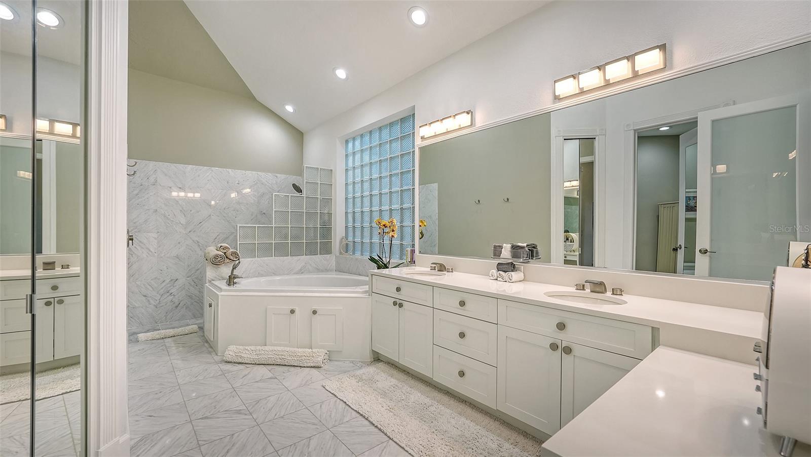 QUEENS HARBOUR - Residential