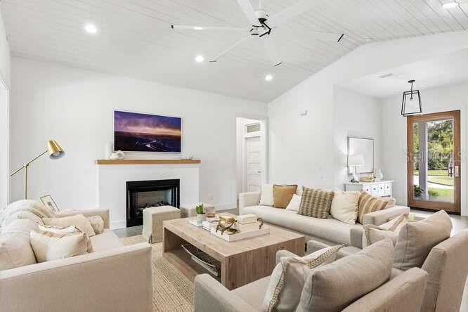 ACREAGE & UNREC - Residential