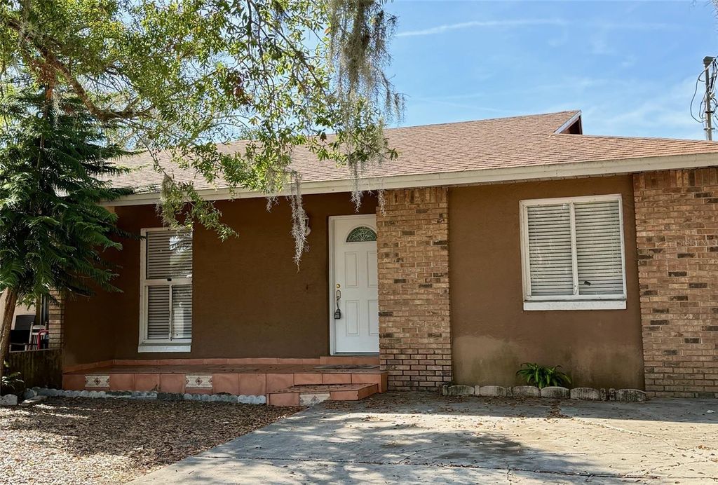 Photo of 908 Tucker Avenue, Orlando, FL 32807 (MLS # O6387737)