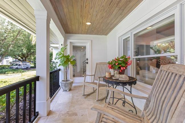 940 LINCOLN CIRCLE