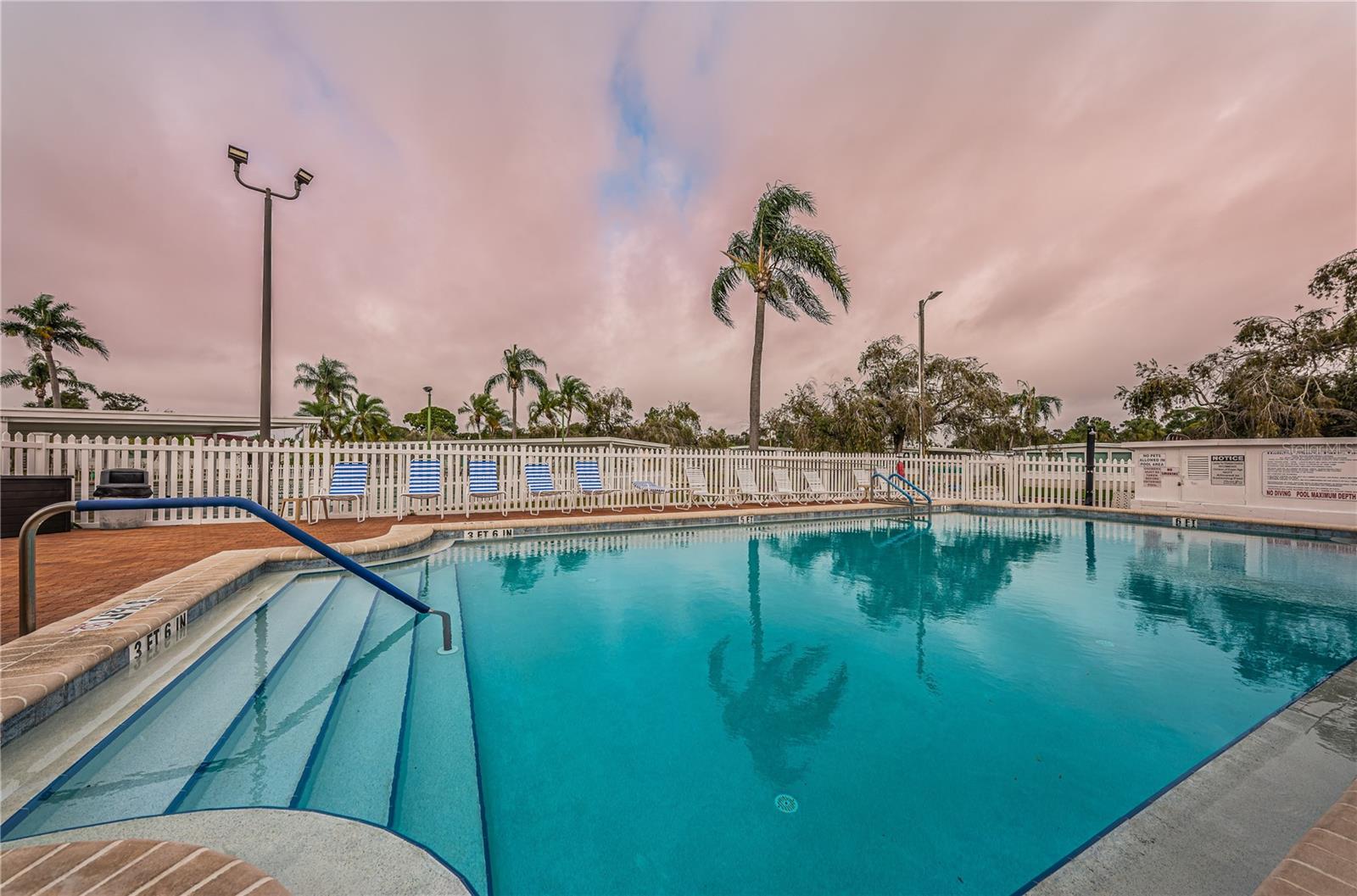 HOLIDAY SHORES MOBILE PARK UNREC - Residential