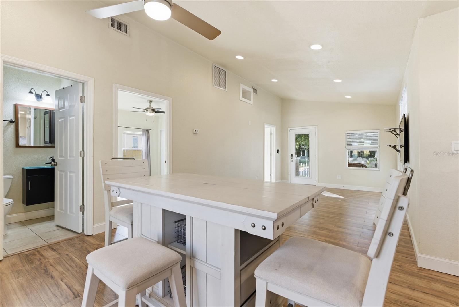 HANKINS VIRGINIA HEIGHTS - Residential Lease