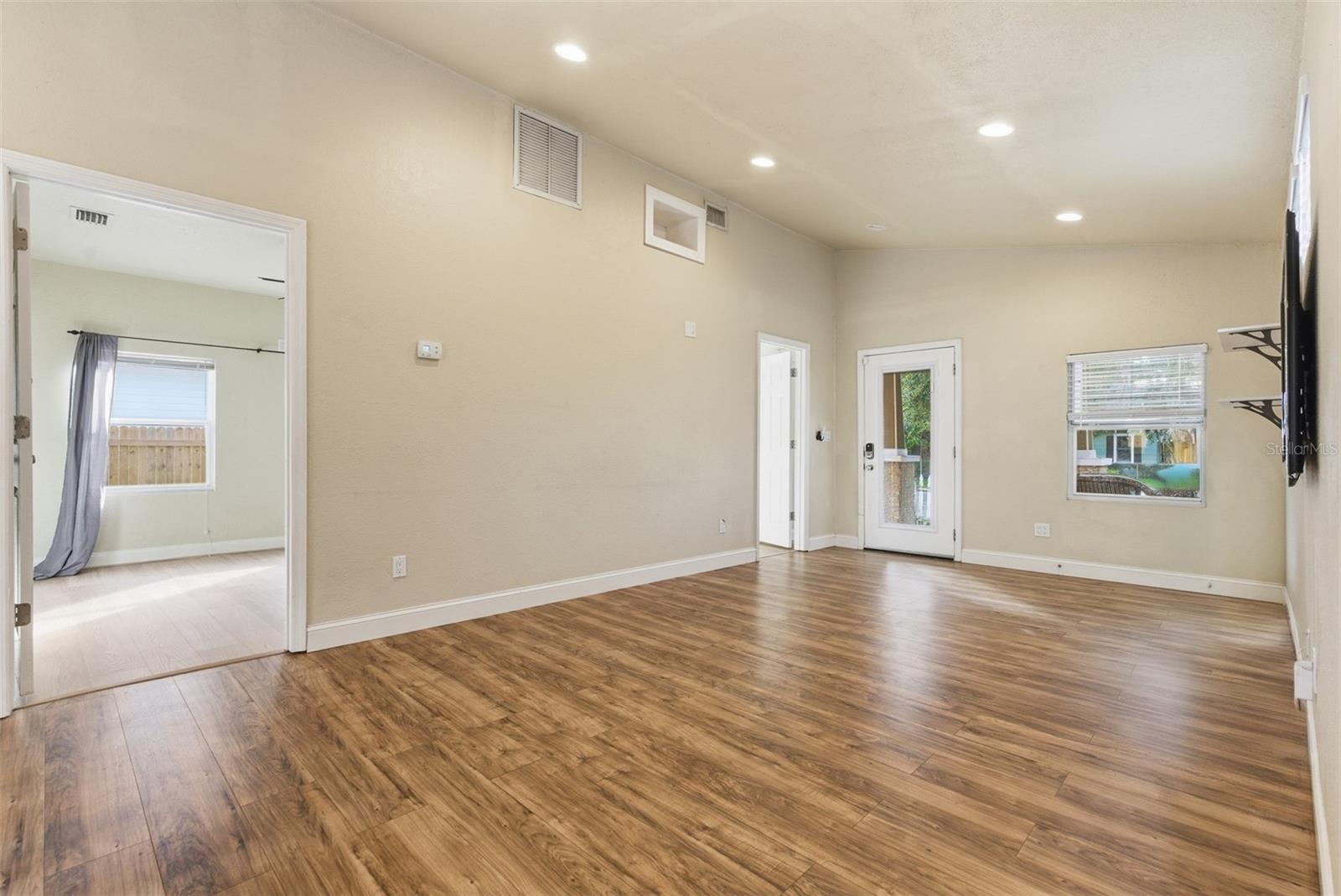 HANKINS VIRGINIA HEIGHTS - Residential Lease