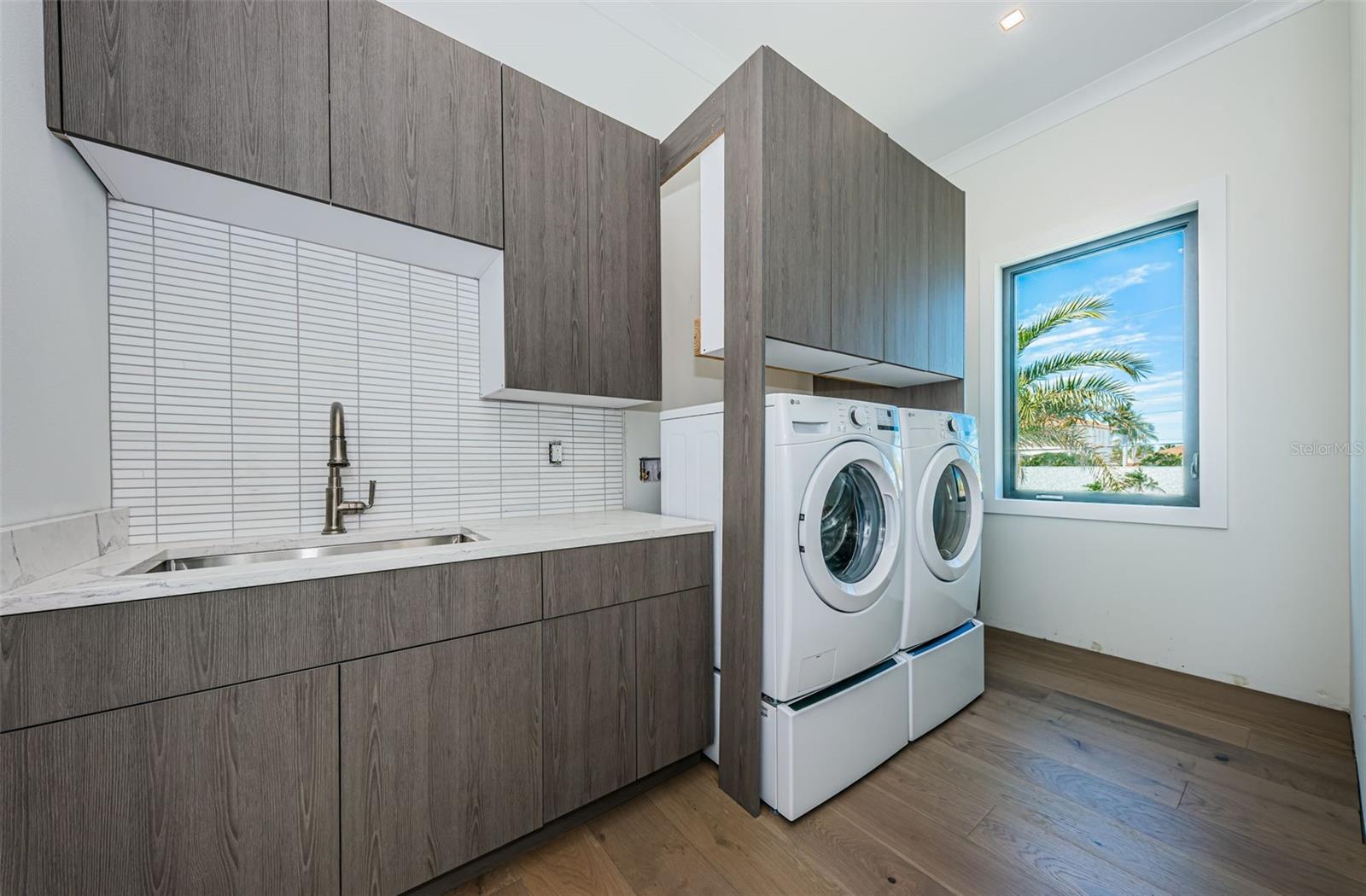 BELLEVUE ESTATES 7TH ADD - Residential