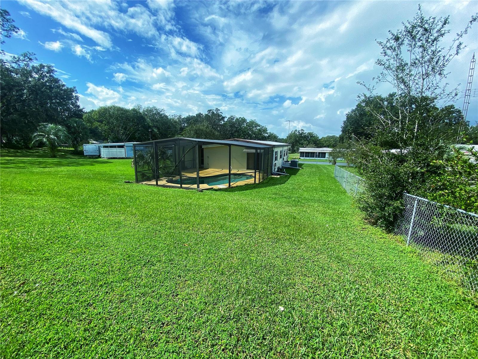 LADY LAKE OAK GROVE MOBILE HOME UNIT 01 - Residential