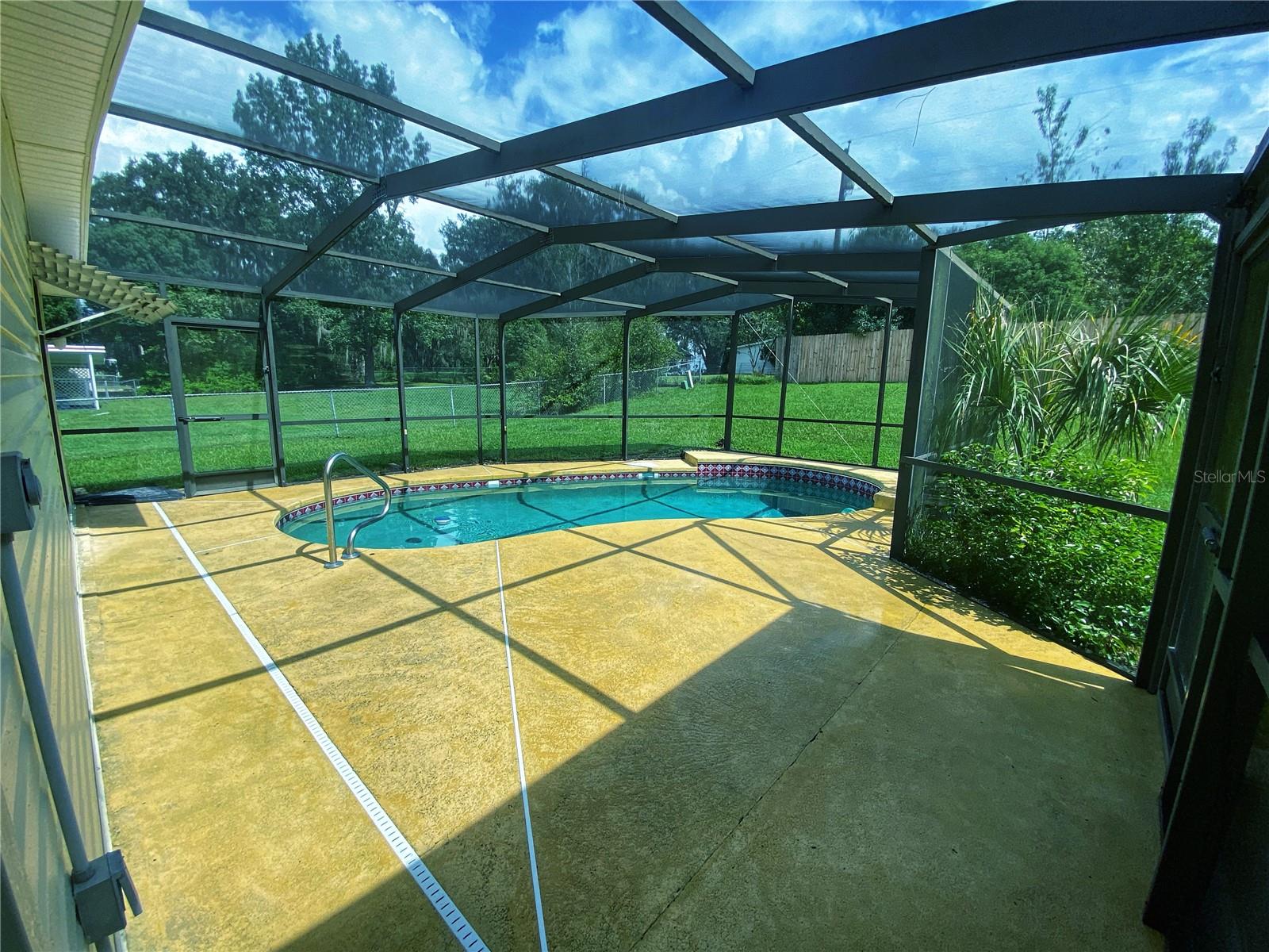 LADY LAKE OAK GROVE MOBILE HOME UNIT 01 - Residential