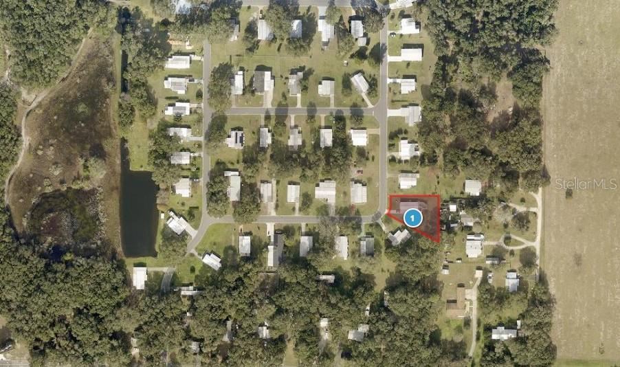 LADY LAKE OAK GROVE MOBILE HOME UNIT 01 - Residential