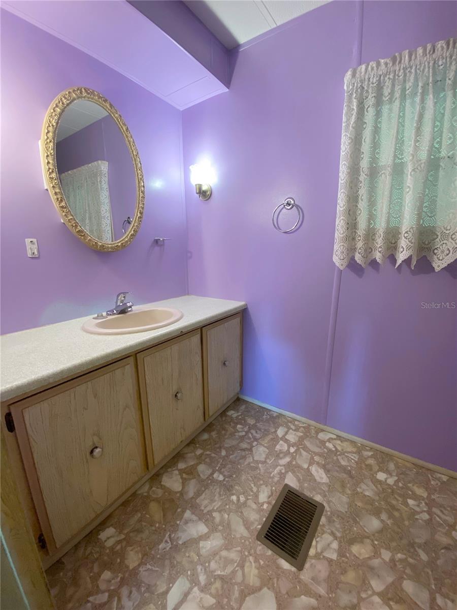 LADY LAKE OAK GROVE MOBILE HOME UNIT 01 - Residential