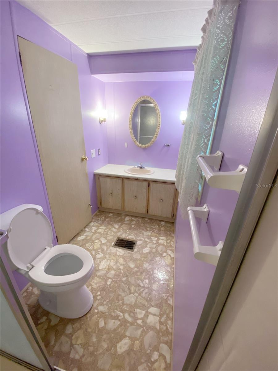 LADY LAKE OAK GROVE MOBILE HOME UNIT 01 - Residential