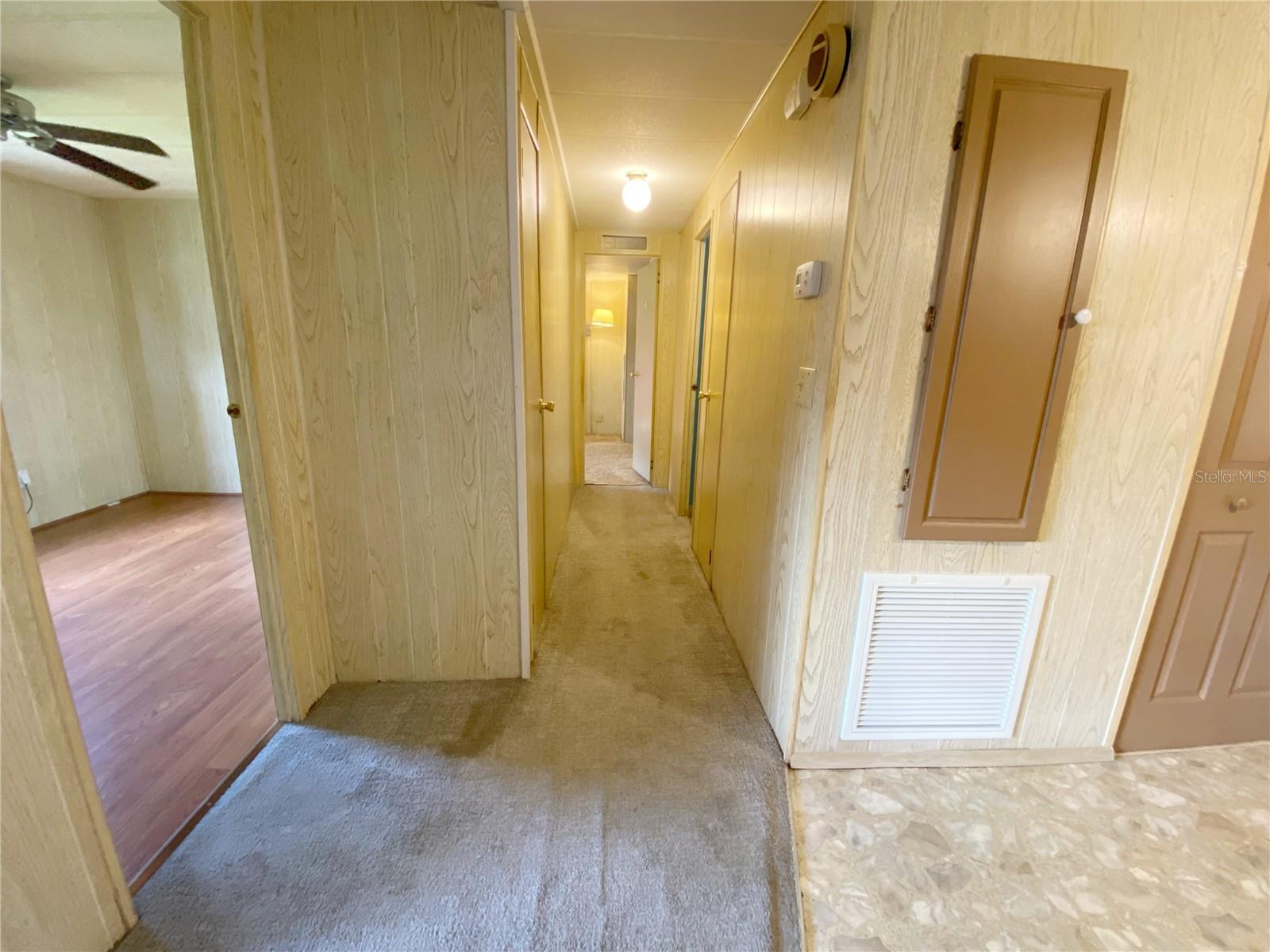 LADY LAKE OAK GROVE MOBILE HOME UNIT 01 - Residential